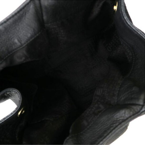 Chanel leather tote - Picture 3 of 9